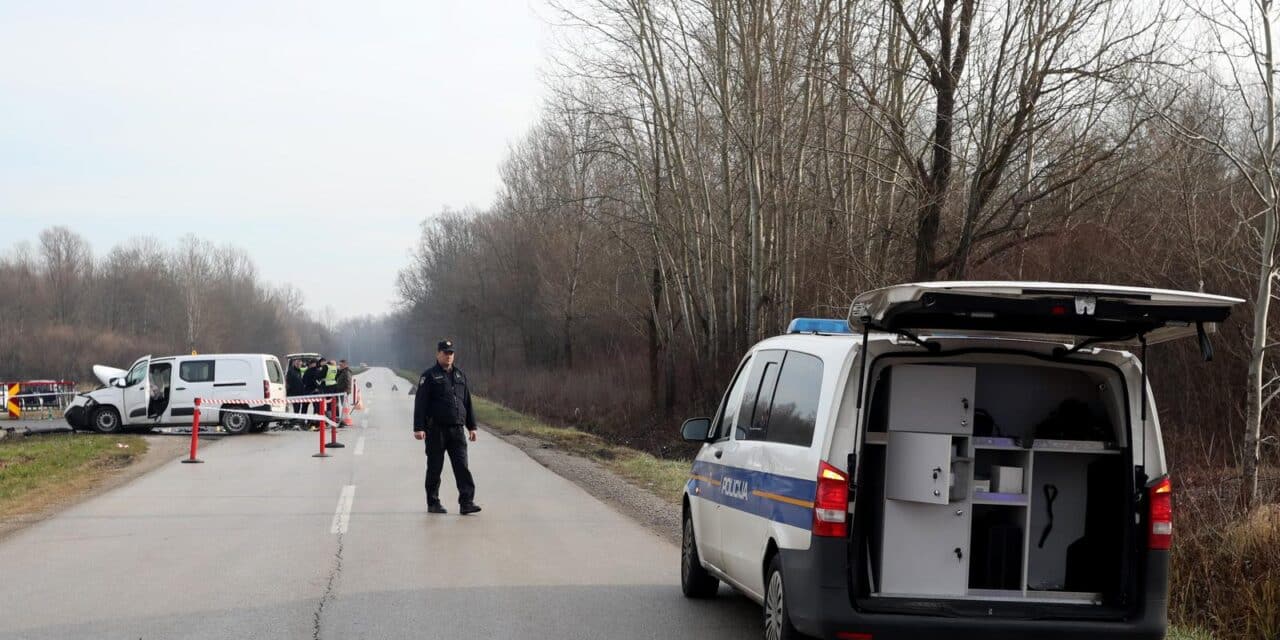 U sudaru motocikla i kombija kod Rugvice dvije su osobe poginule