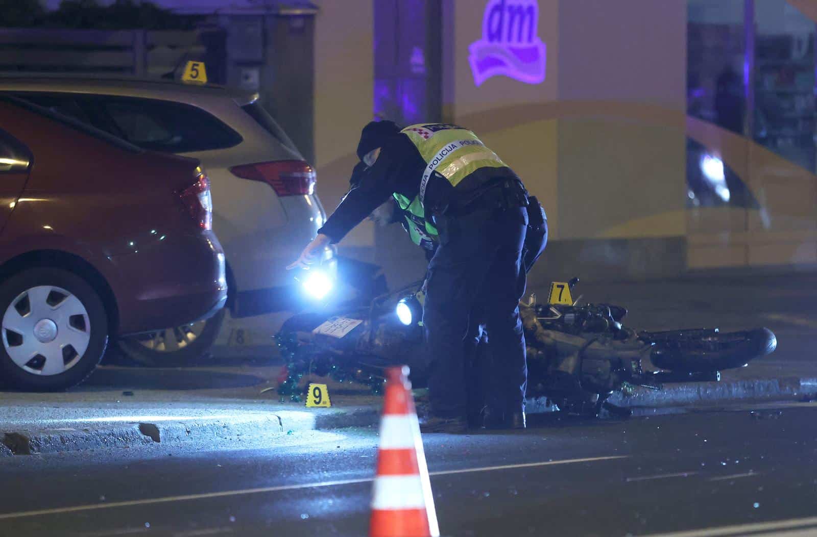 Zagreb: Jedna osoba je poginula u sudaru motocikla i osobnog automobila u Ilici