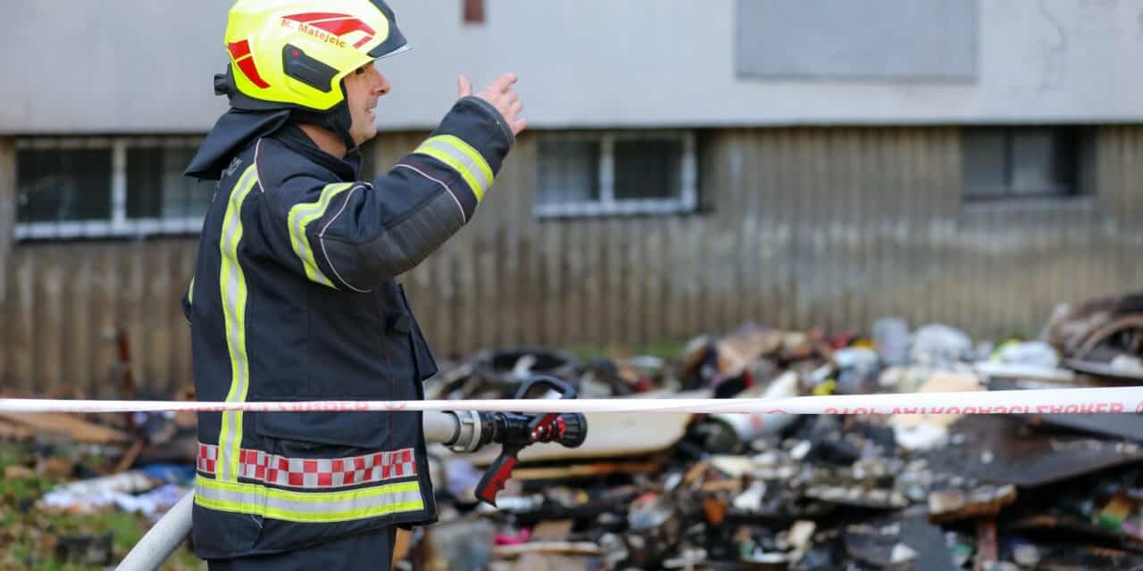 Izbio požar u stanu u zagrebačkom naselju Trnsko