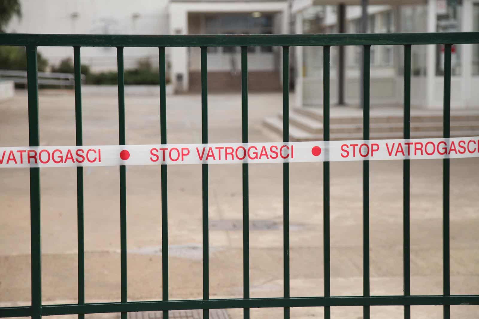 Gorio krov osnovne škole na pulskoj Verudi