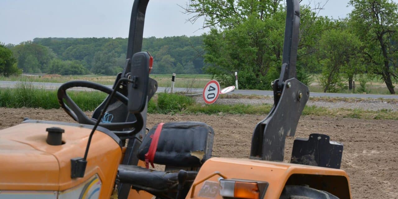 Haganj: U prometnoj nesreći traktorist pao s traktora i zadobio ozljede