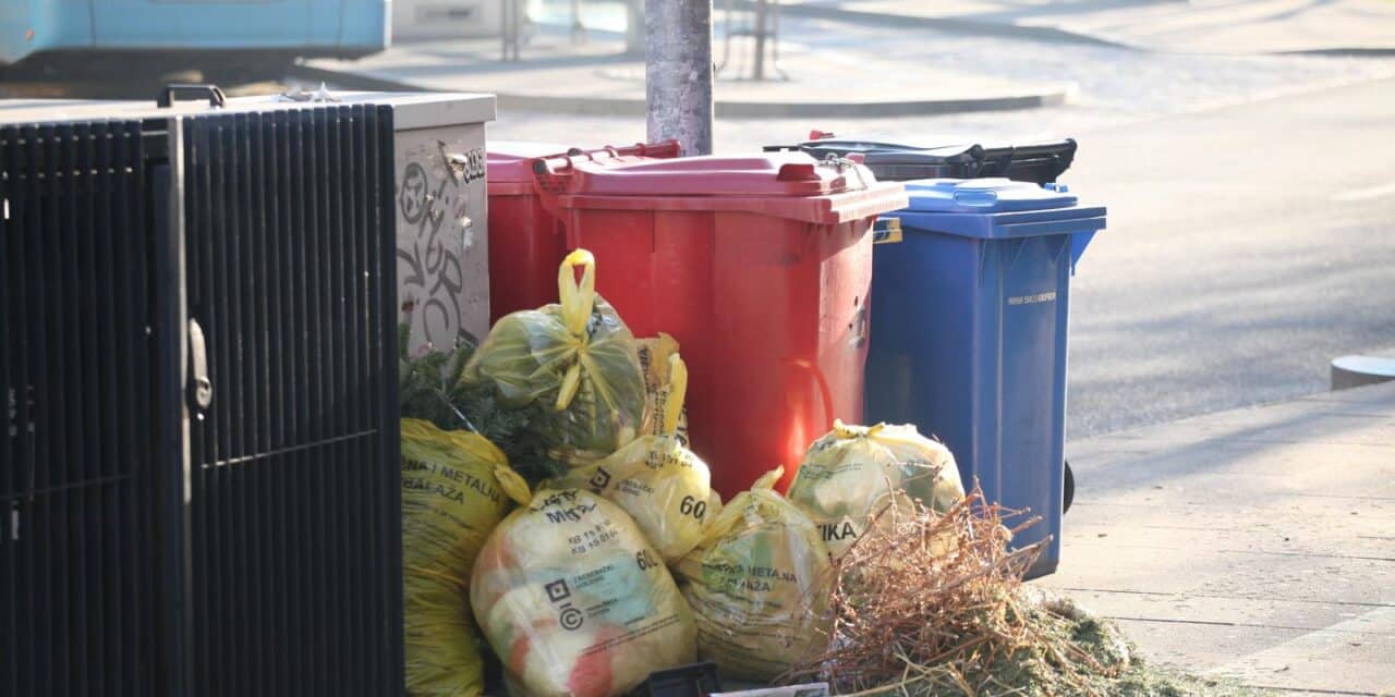 Zagrebačke ulice i dalje “krasi” neodveženo smeće