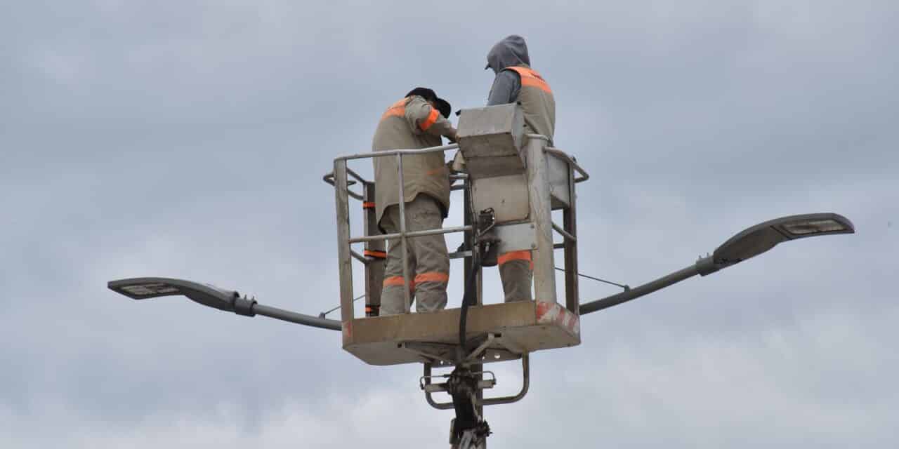 Pula: Postavljanje led rasvjete na dijelu novoizgrađene obale