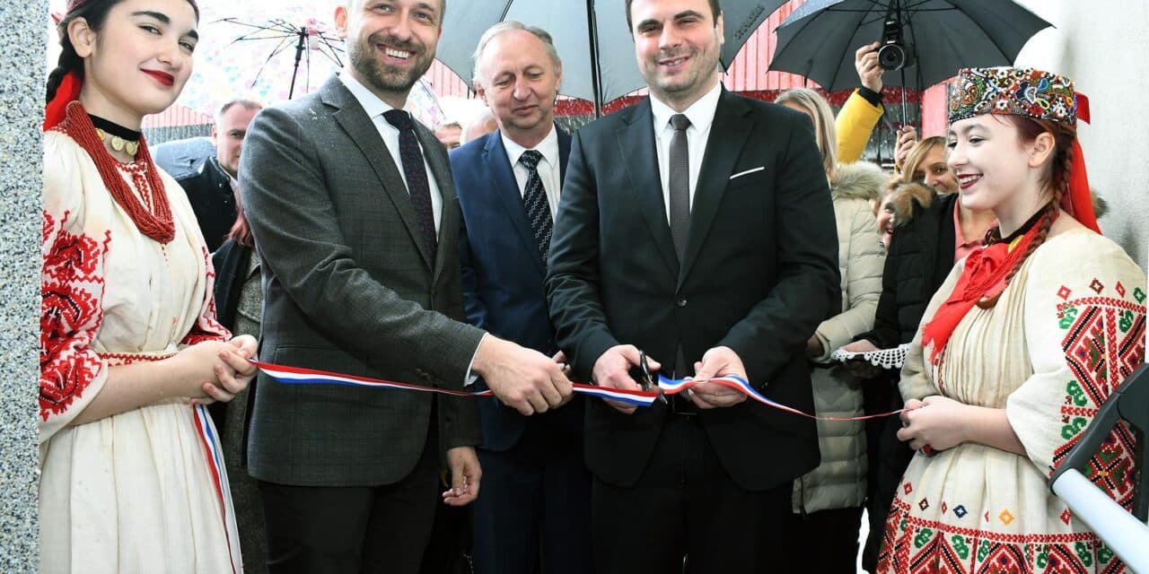 Sisa?ko-moslava?ki �upan Ivan Celjak  sve?ano otvorio Dom za starije osobe u Kutini