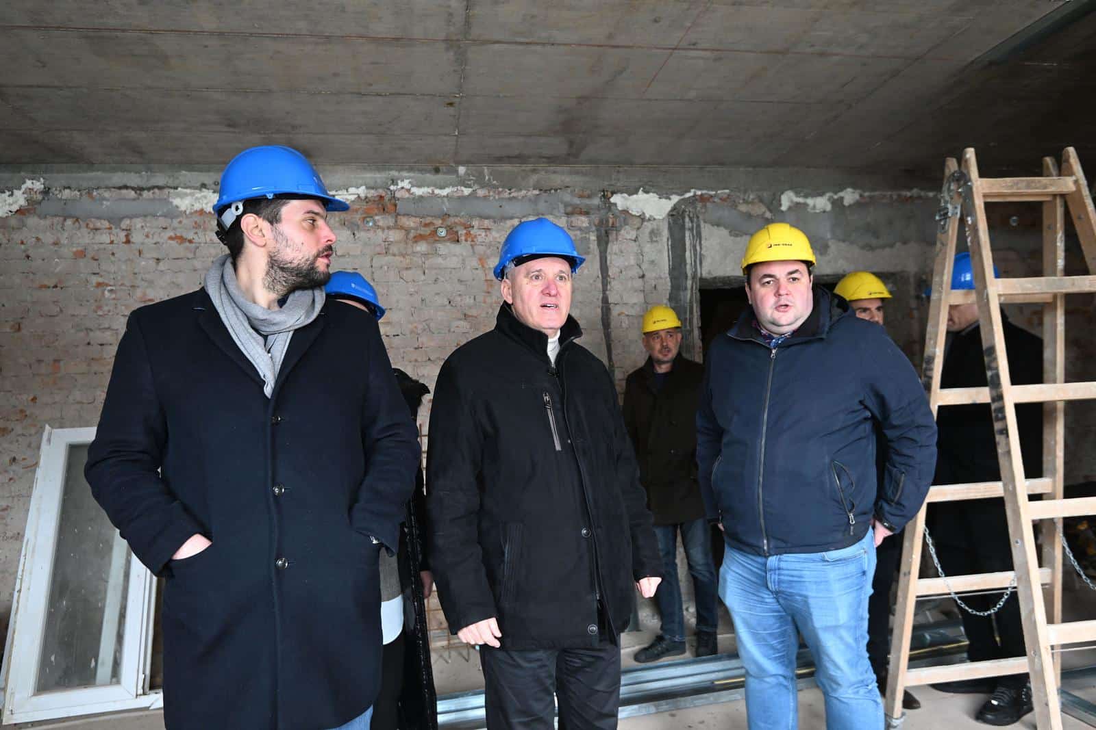 Zagreb: Ministar Bačić obišao je gradilišta obnove od potresa na području Grada Zagreba