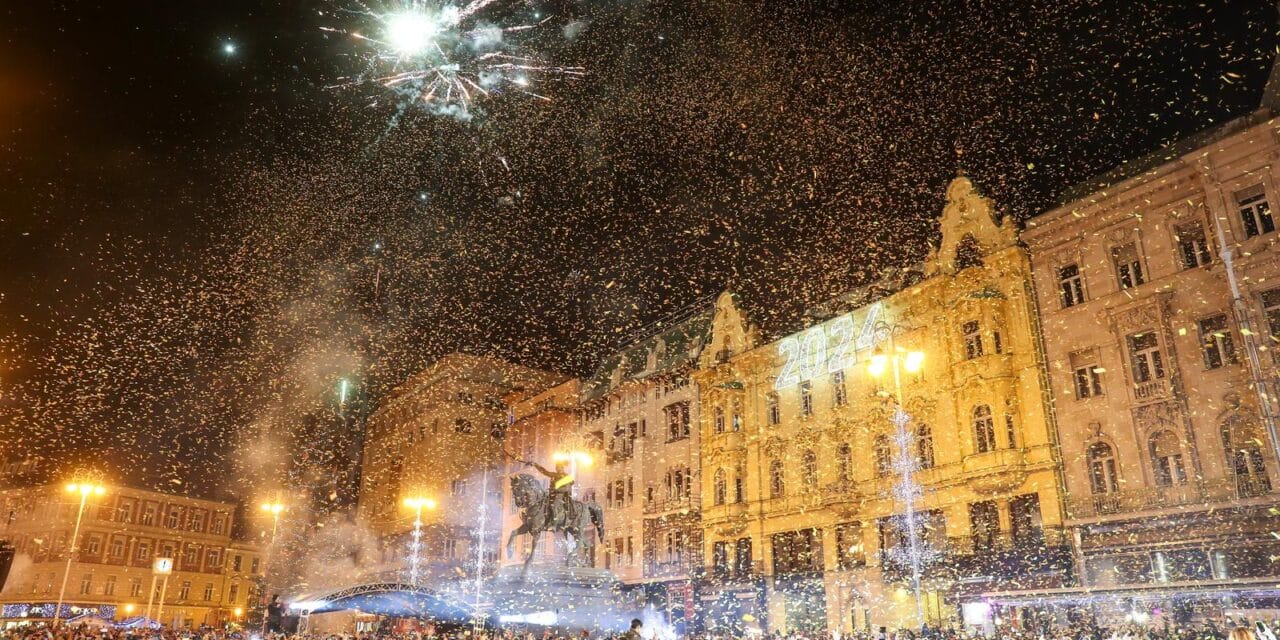 Zagreb: Atmosfera na dočeku nove 2024. godine na Trgu bana Jelačića