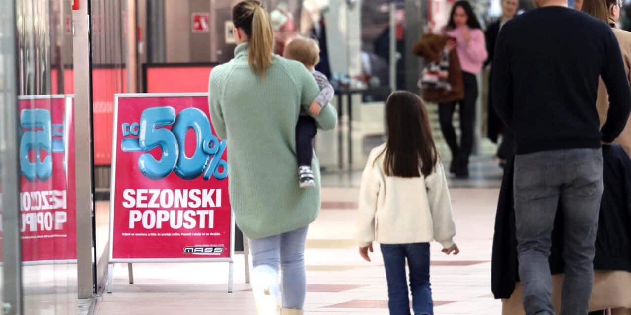 Šibenik: Sezonska sniženja u trgovinama