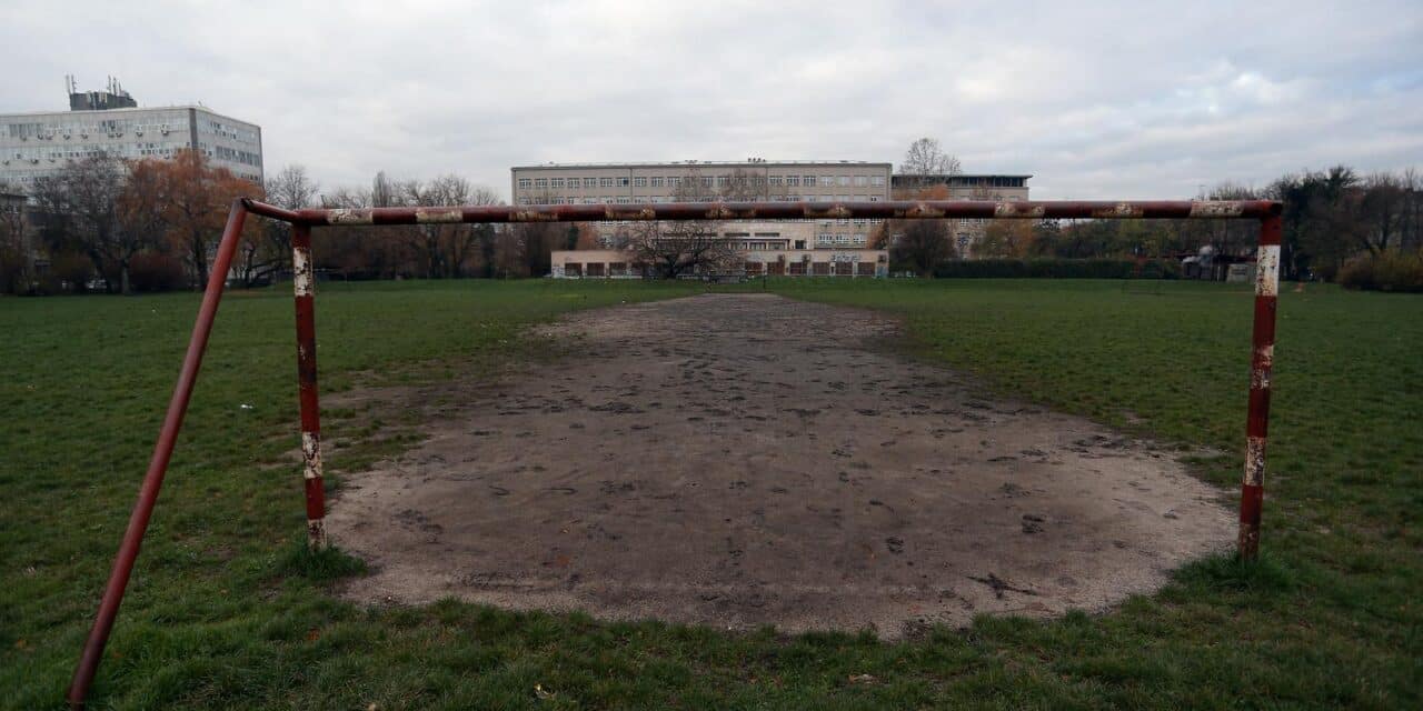 Zagreb: Zapu�teno srednjo�kolsko igrali�te u Klai?evoj ulici