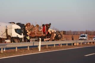 Prometna nesreća u kojoj su sudjelovala dva kamiona na autocesti Zagreb – Lipovac