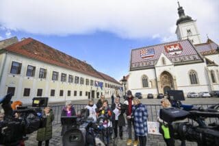 Zagreb: Humanitarna udruga “Fajter” organizirala mirni prosvjed na Trgu svetog Marka
