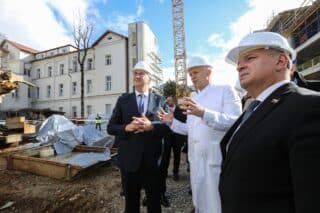 Zagreb: Premijer Plenković i ministri Beroš i Bačić obišli su gradilište KBC-a Sestre Milosrdnice