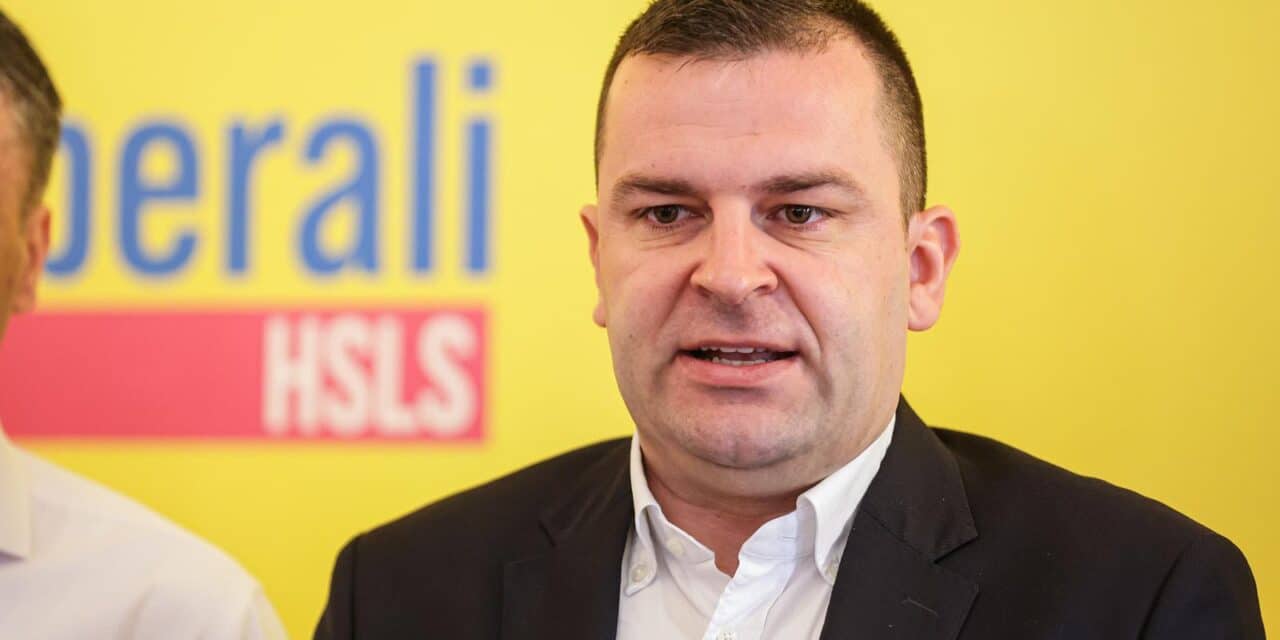Zagreb: Predsjednik HSLS-a Dario Hrebak s kolegama održao konferenciju za medije