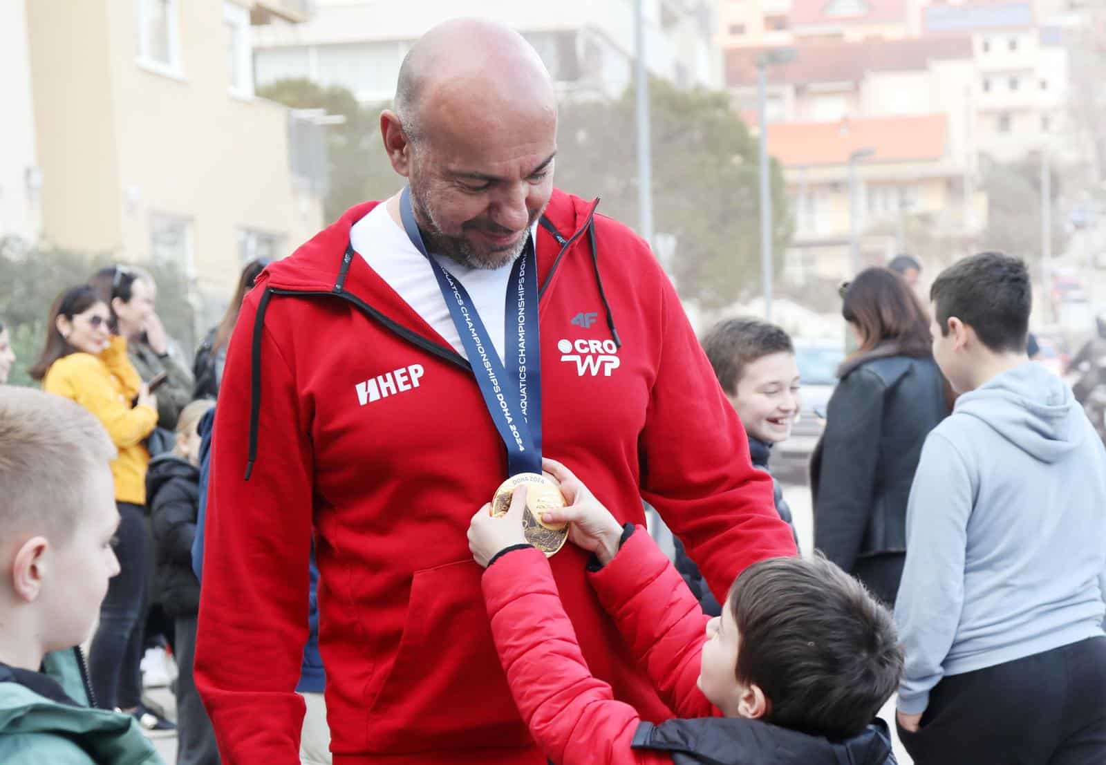 Šibenik: Doček za Ivicu Tucka, trenera zlatnih vaterpolista