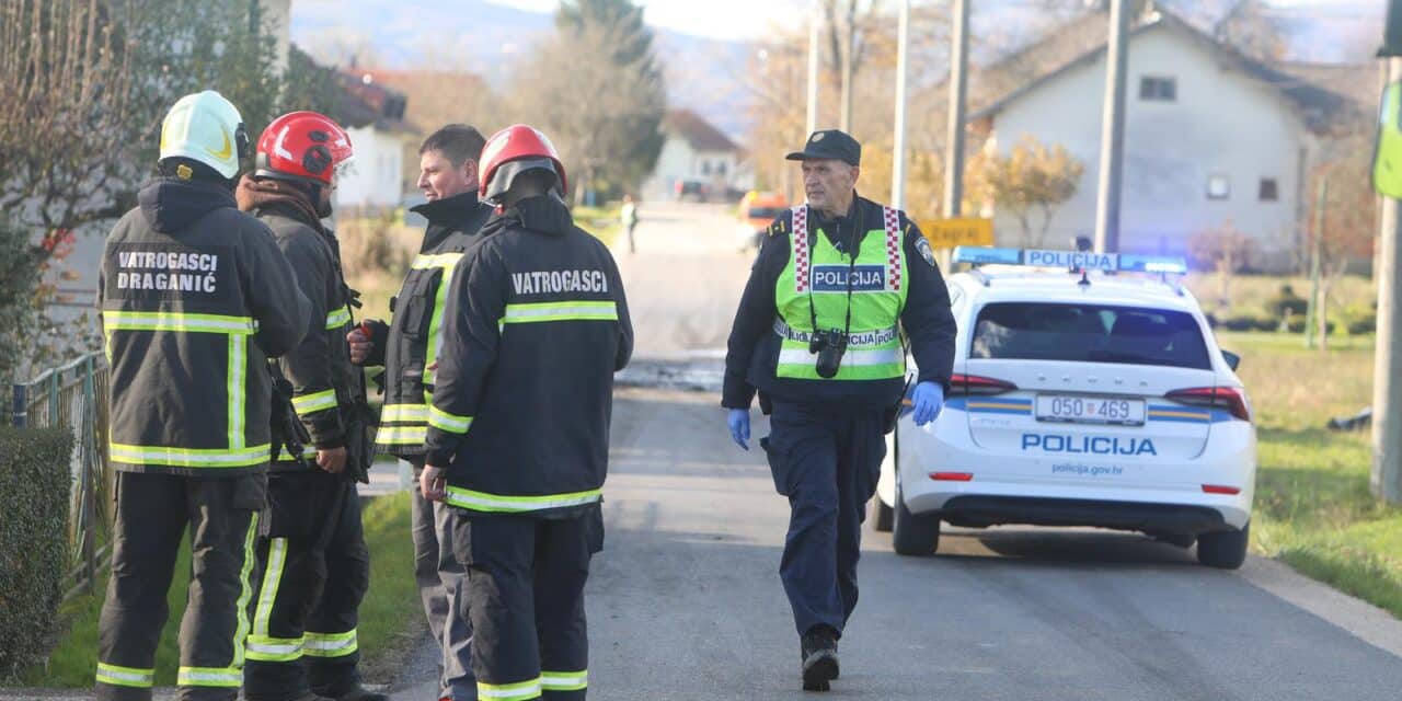 Karlovac: Jedna osoba smrtno stradala u slijetanju kombija