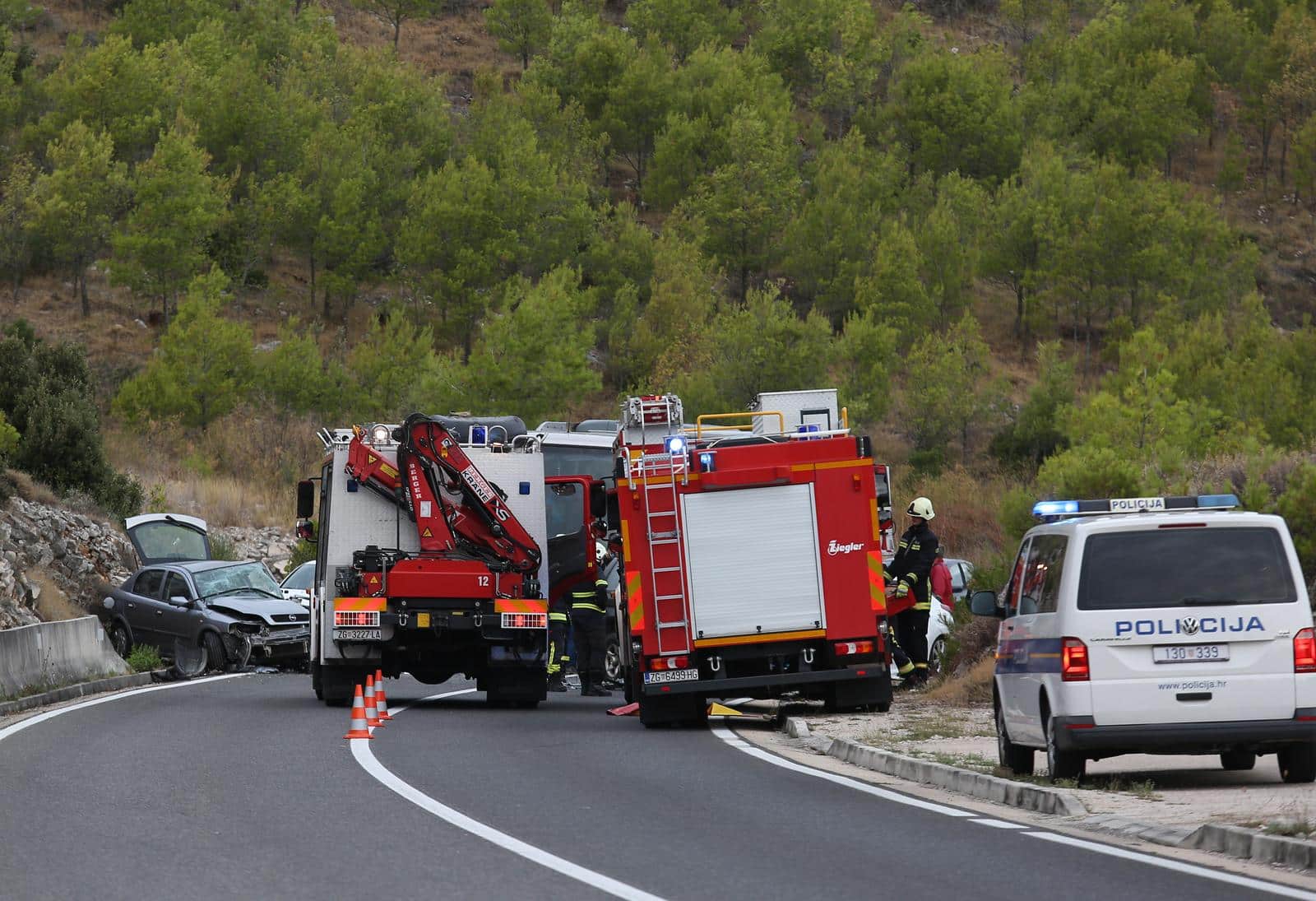 Zbog prometne nesreće prekinut je promet u mjestu Šparadići, sudarila su se tri automobila