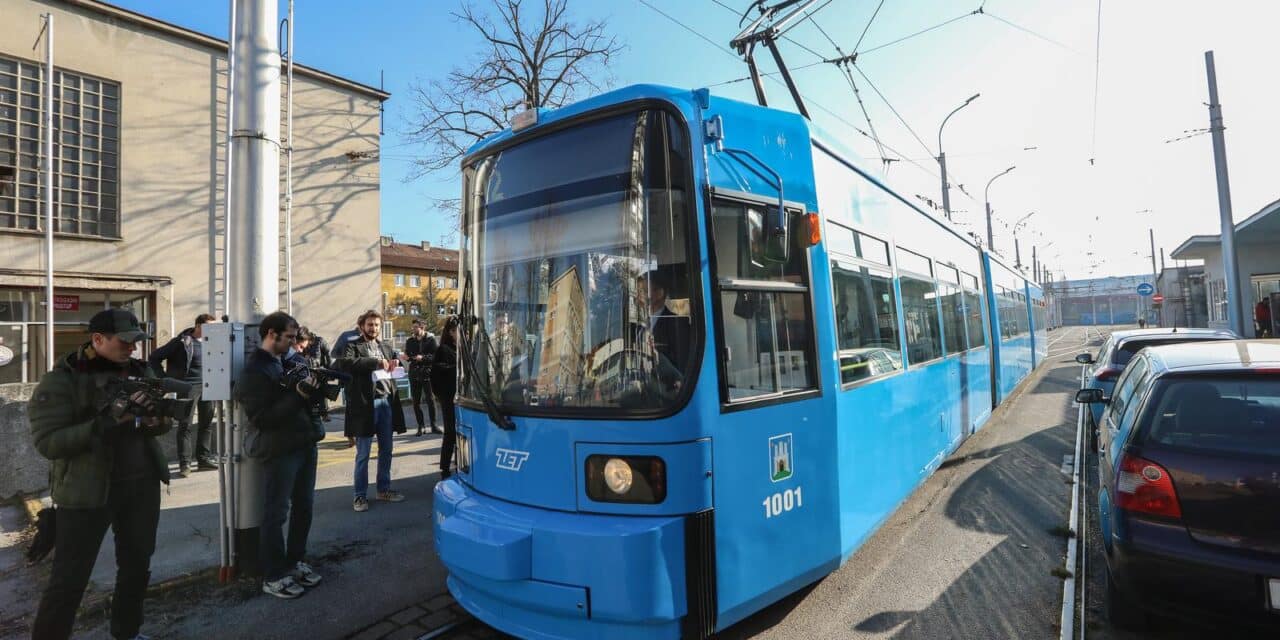 Zagreb: Prvi rabljeni niskopodni tramvaj koji je isporučen iz Njemačke pušten je u promet