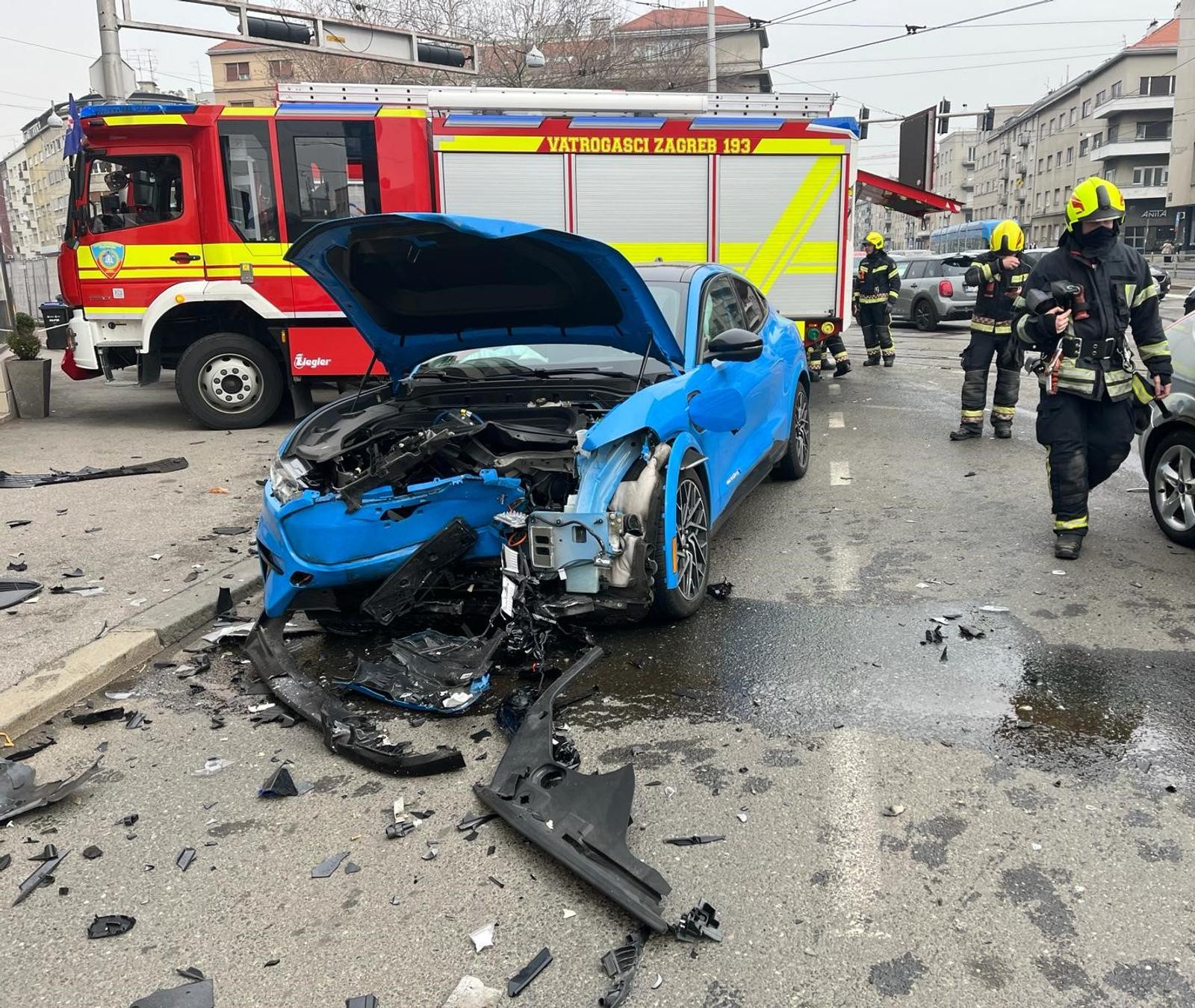 Sudar na kri�anju Zvonimirove i �ubi?eve ulice u Zagrebu
