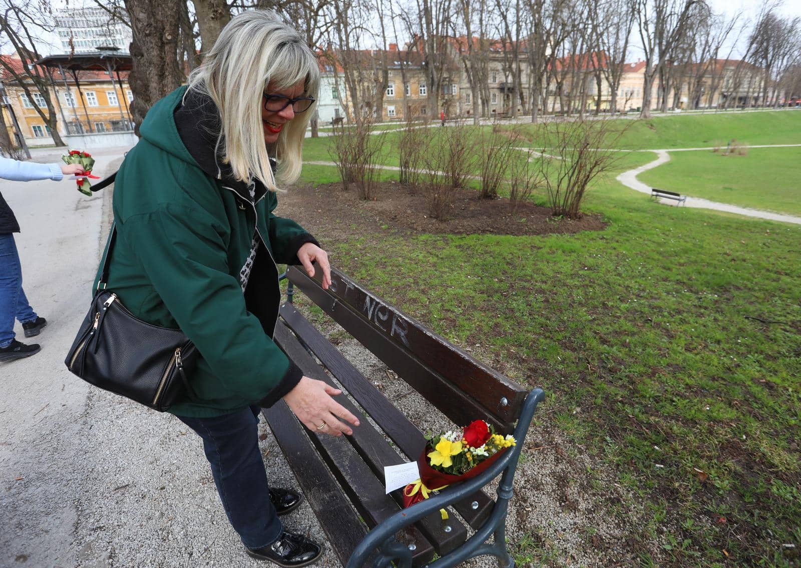 Danas je Dan napuštenih buketa, prošećite po Karlovcu i nađite izgubljeni buket