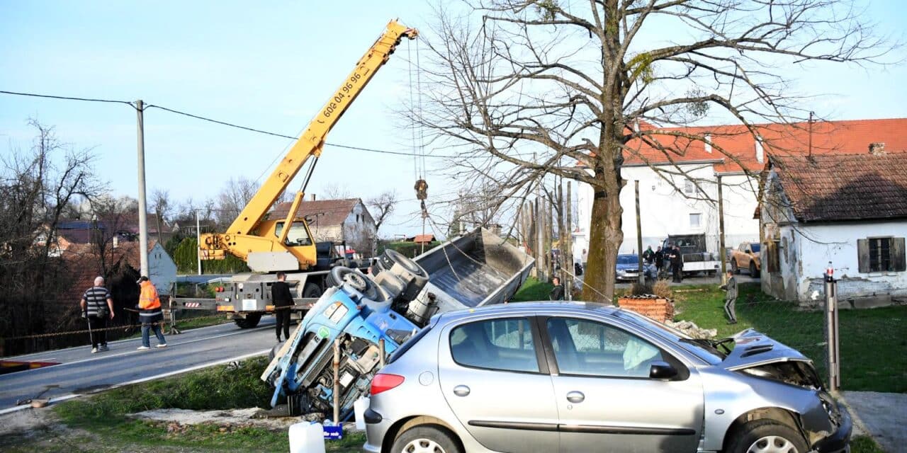Gornji Daruvar: Voza?ica osobnog vozila ozlije?ena prilikom sudara s kamionom