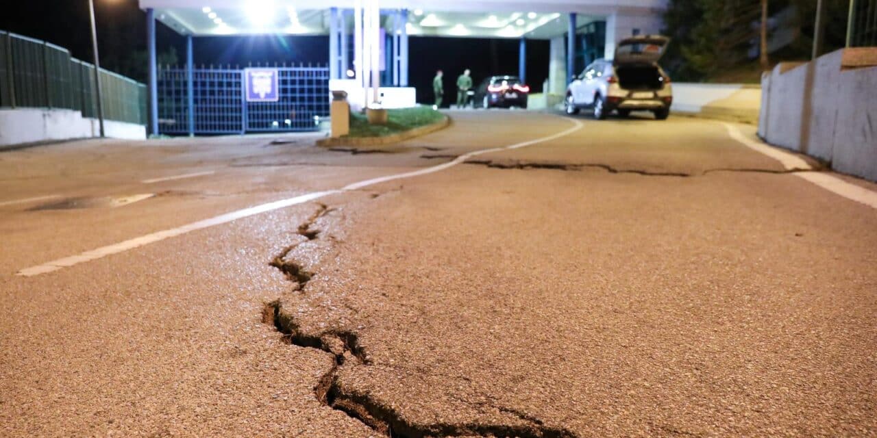 Zagreb: Aktiviralo se klizi�te na Pantov?aku ispred ulaza u Predsjedni?ke dvore