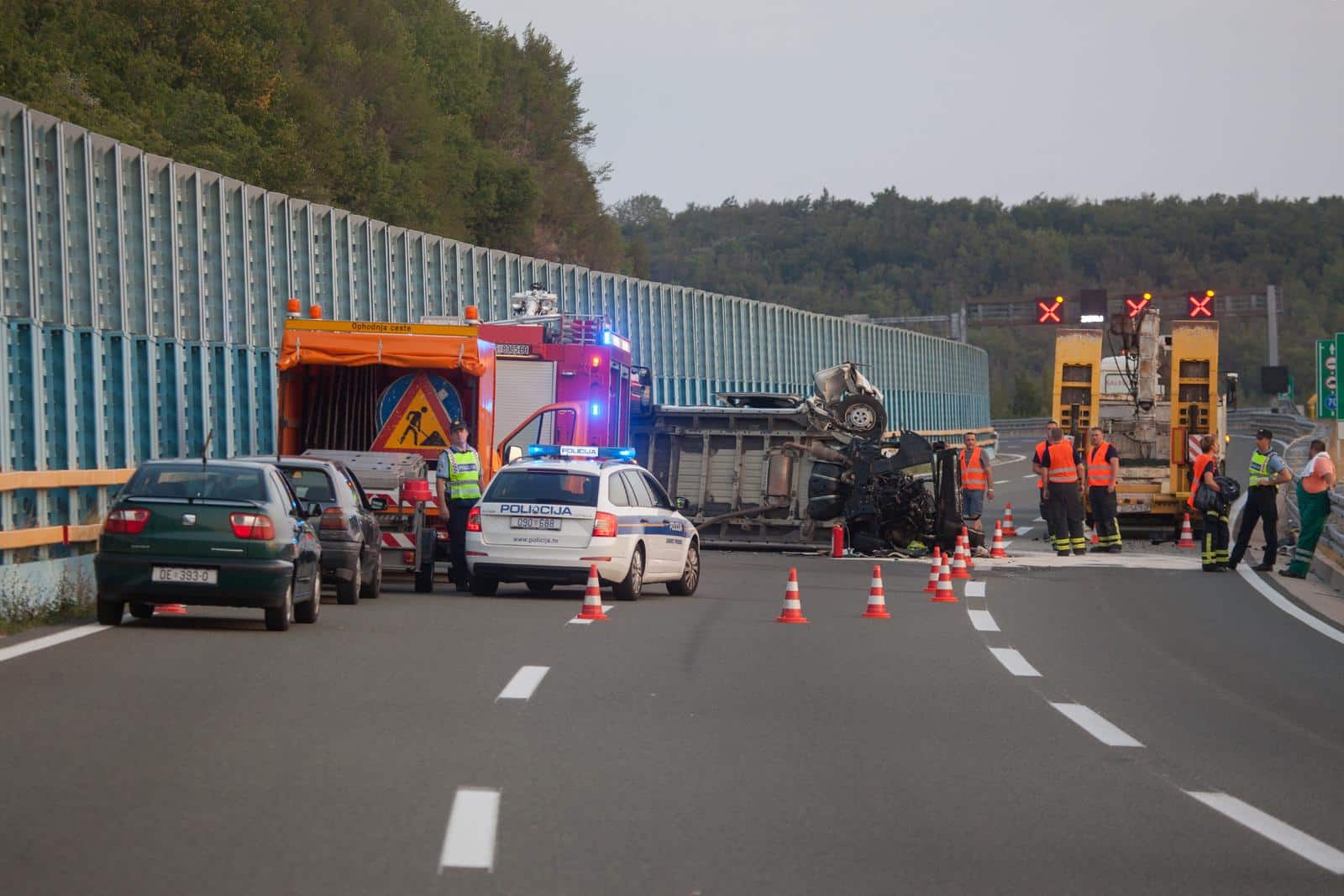 Kikovica: U nesre?i kamiona i kombi vozila na autocesti Rijeka – Zagreb ozlije?ena jedna osoba