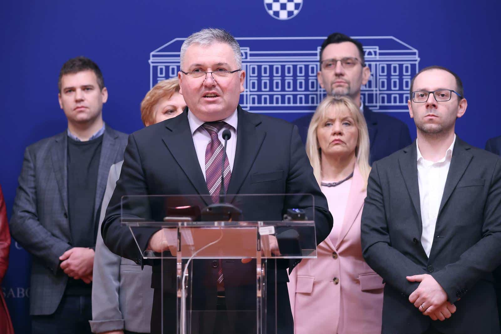 Zagreb: Željko Lenart napustio HSS