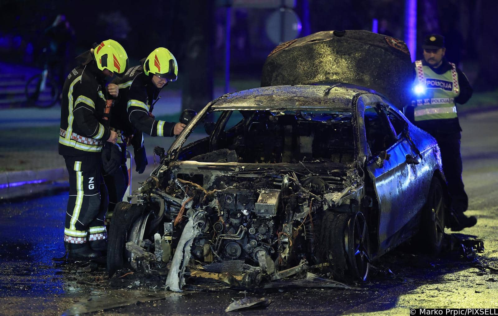 Zagreb: Vatrogasci ugasili požar osobnog automobila u Vukovarskoj ulici