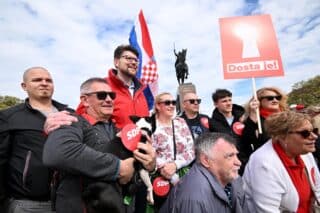 Zagreb: Okupljanje sudionika prosvjednog skupa ‘Dosta je!’