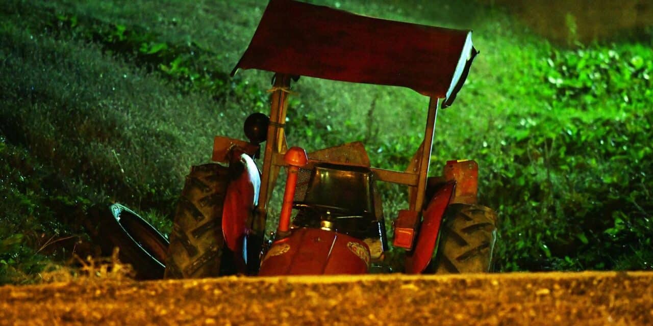 Batrina: Pri naletu osobnog automobila na traktor poginuo vozač traktora