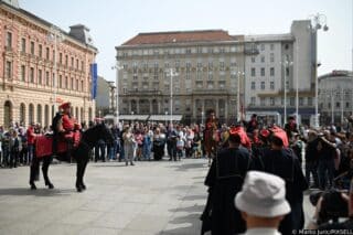 Zagreb: Smjena straže Kravat pukovnije