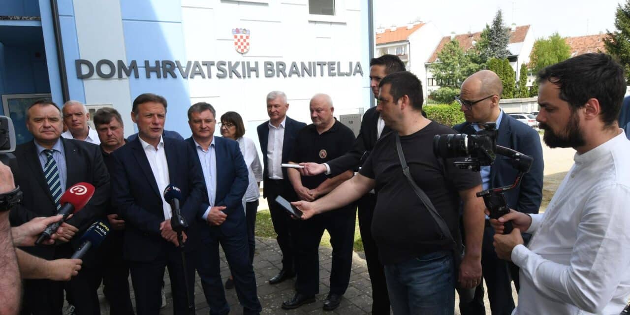 ?azma: Gordan Jandrokovi? sve?ano je otvorio Dom hrvatskih branitelja
