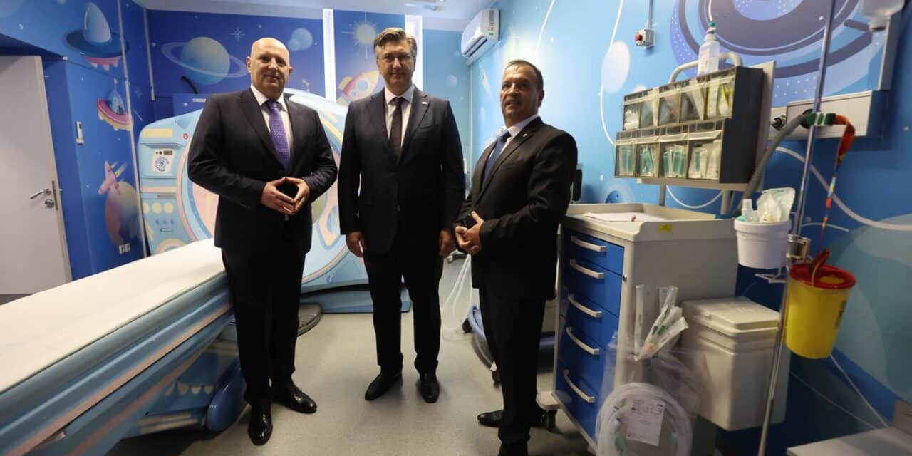 Zagreb: Plenković sudjelovao na svečanosti puštanja u rad novog MR uređaja u Klinici za dječje bolesti Zagreb