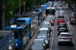 Zagreb: Velika prometna gužva i zastoj tramvaja u Savskoj ulici