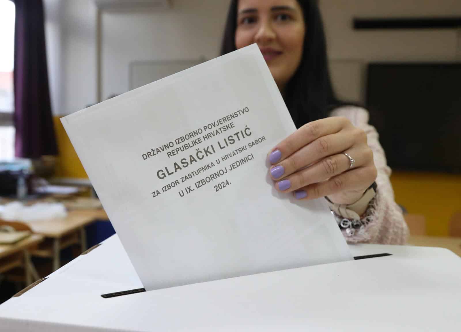 �ibenik: Otvorena birali�ta za izbor zastupnika u Hrvatski sabor