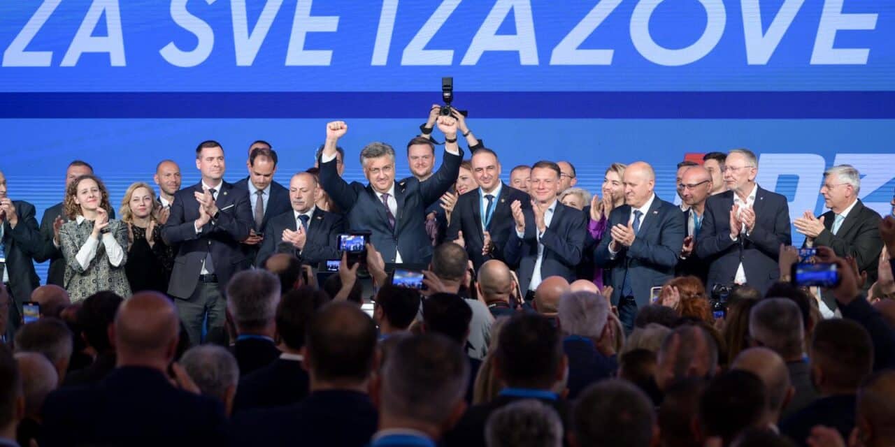 Zagreb: Andrej Plenković obratio se okupljenima u stožeru HDZ-a