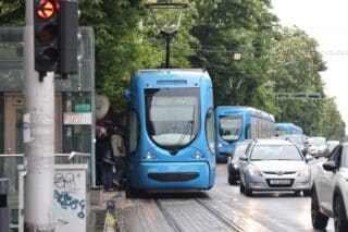 Zagreb: Kišni utorak počeo kvarom tramvaja kod Kvatrnikovog trga