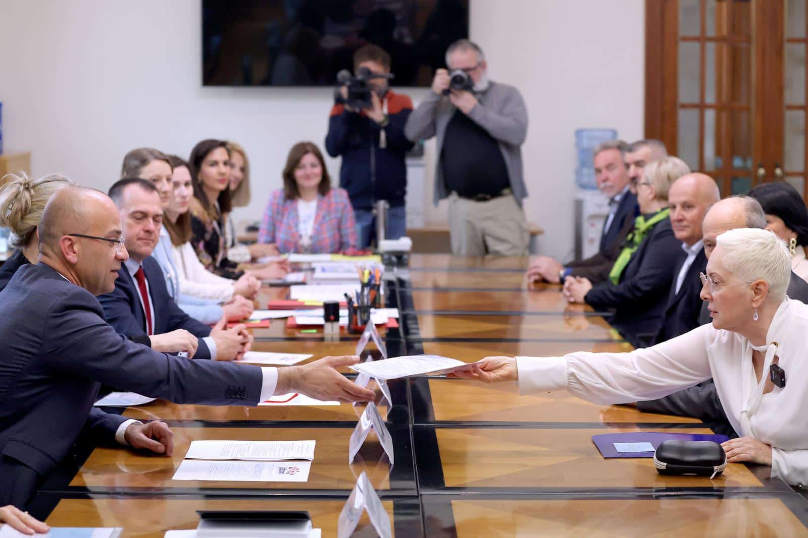 Zagreb: Hrvatska stranka umirovljenika predala kandidacijsku listu za Europski parlament