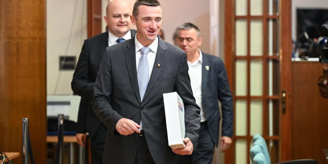 Zagreb: Domovinski pokret predao kandidacijske liste za Europski parlament