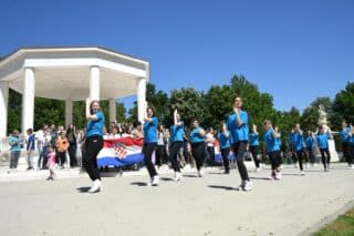 Bjelovar: Kao podrška Baby Lasagni građani zaplesali u glavnom gradskom parku