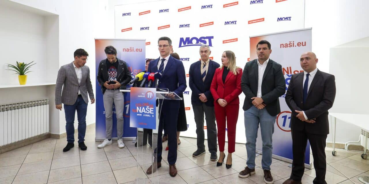 Zagreb: Božo Petrov predstavio Mostovu listu za EU izbore