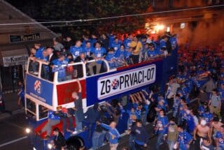 ARHIVA – Nogometaši Dinama na Trgu bana Jelačića s navijačima proslavili naslov prvaka Hrvatske, 19.05.2007.