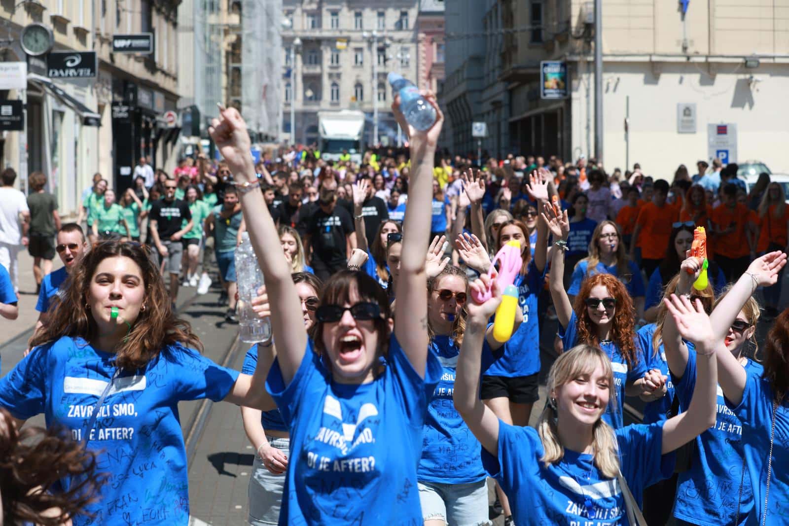 Zagreb: Maturanti u koloni kroz grad odlaze prema Bundeku