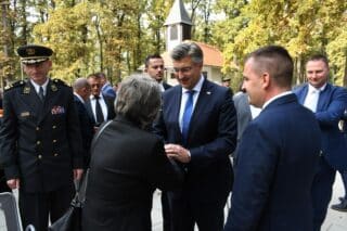 Bjelovar: Andrej Plenković sudjelovao na obilježavanju Dana branitelja na Barutani