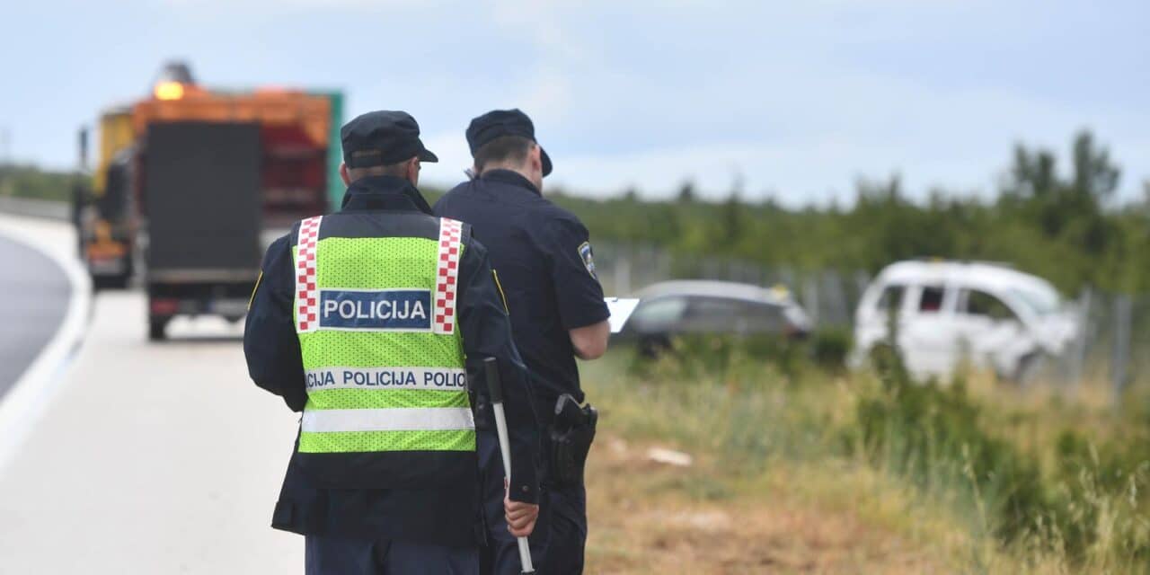 Pirovac: Više osoba ozlijeđeno u izlijetanju vozila, a potom i naletu vozila na djelatnike HAC-a
