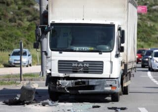 Šibenik: Prometna nesreća na magistrali između automobila i kamiona