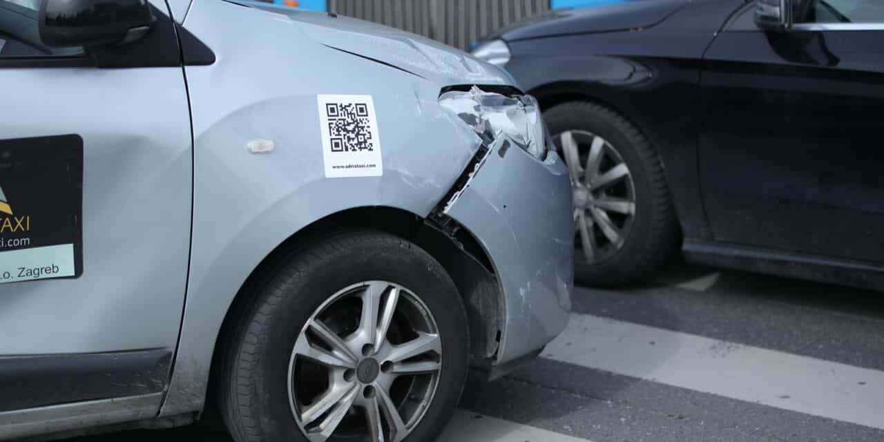 Zagreb: Sudar dva automobila na raskrižju Slavonske avenije i Avenije Većeslava Holjevca