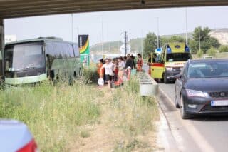 Na magistrali iz smjera Trogir-Split autobus ukrajinskih tablica sletio sa ceste