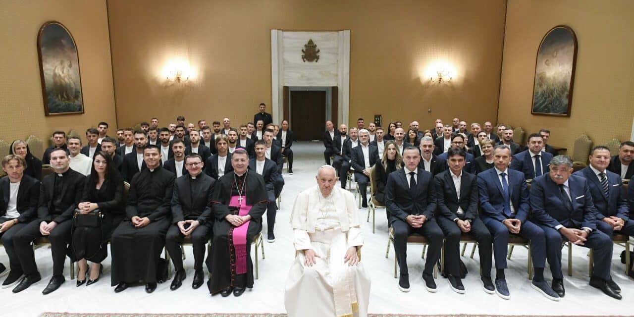 Papa Franjo primio Hrvatsku nogometnu reprezentaciju