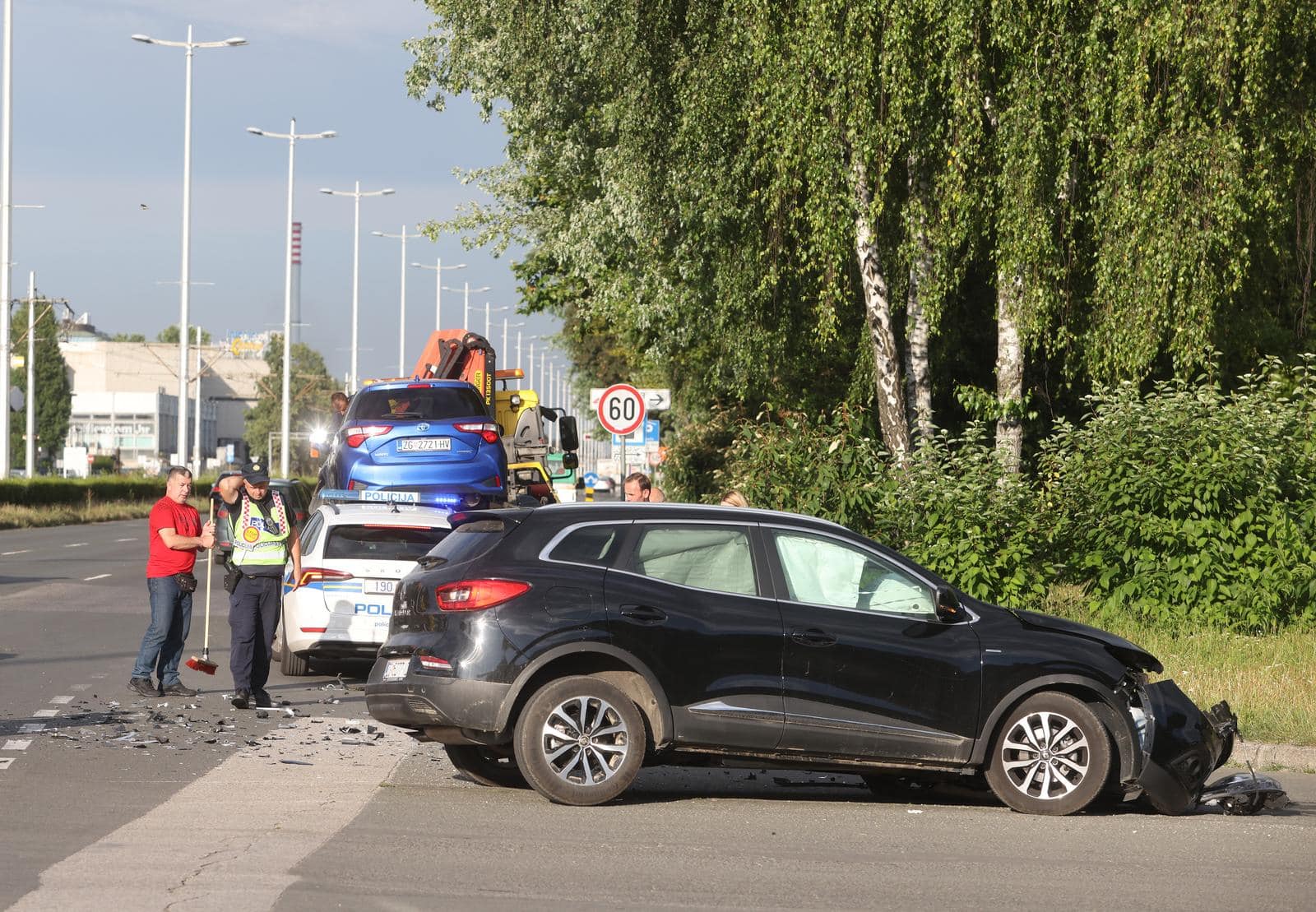Zagreb: Dva automobila sudarila su se na križanju Trnskog i Avenije Dubrovnik