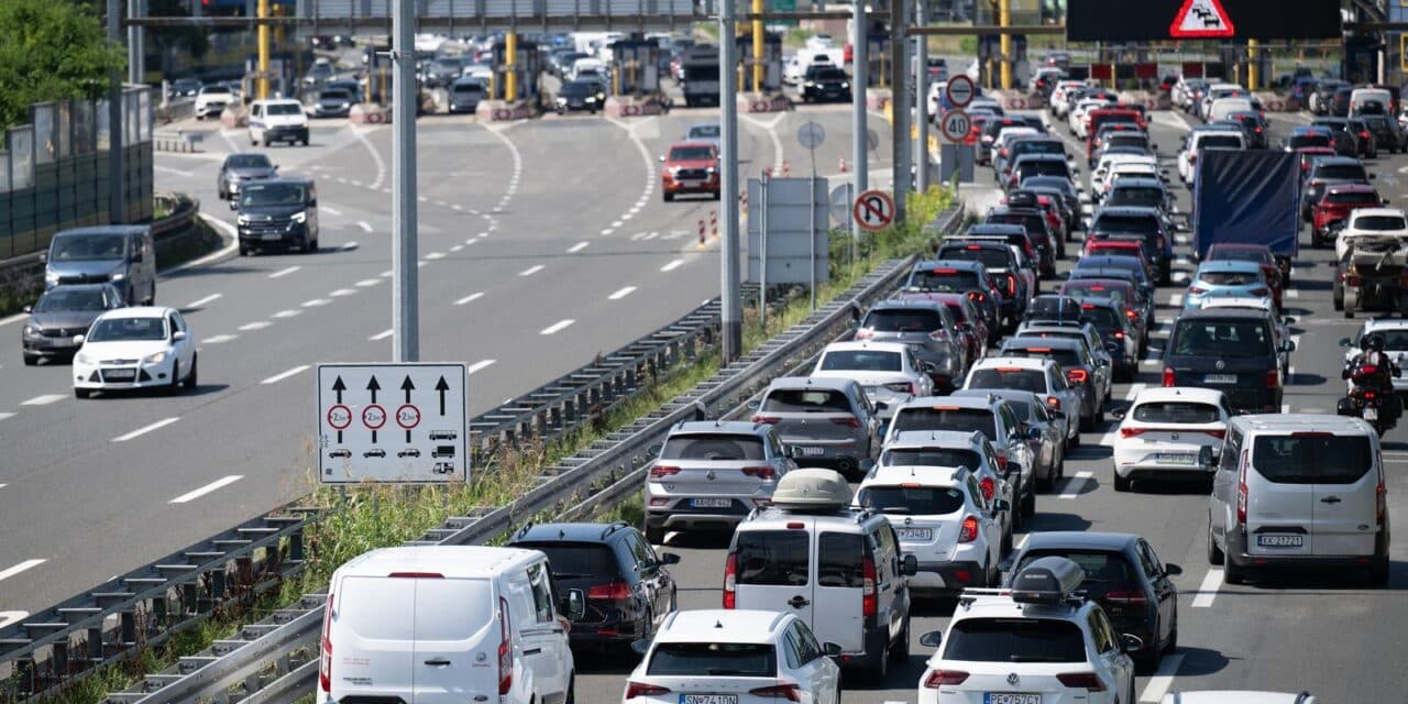 Zagreb: Velike gužve stvaraju se na naplatnoj postaji Lučko u smjeru mora
